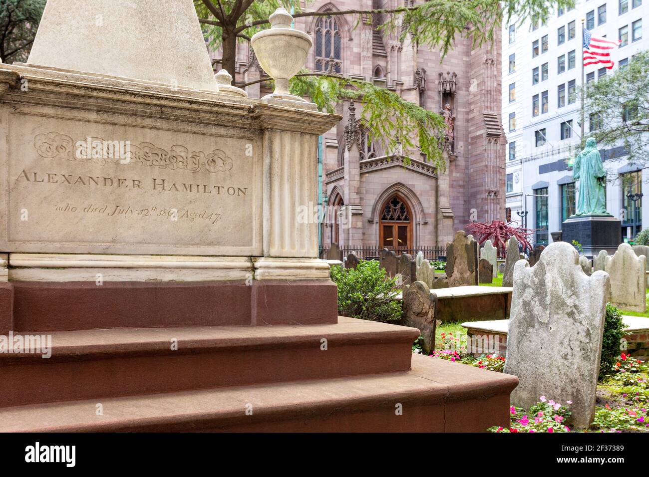 Alexander Hamilton's Grabstätte in Trinity Church nahe 911 Ground Zero in Lower Manhattan, New York City, USA Stockfoto