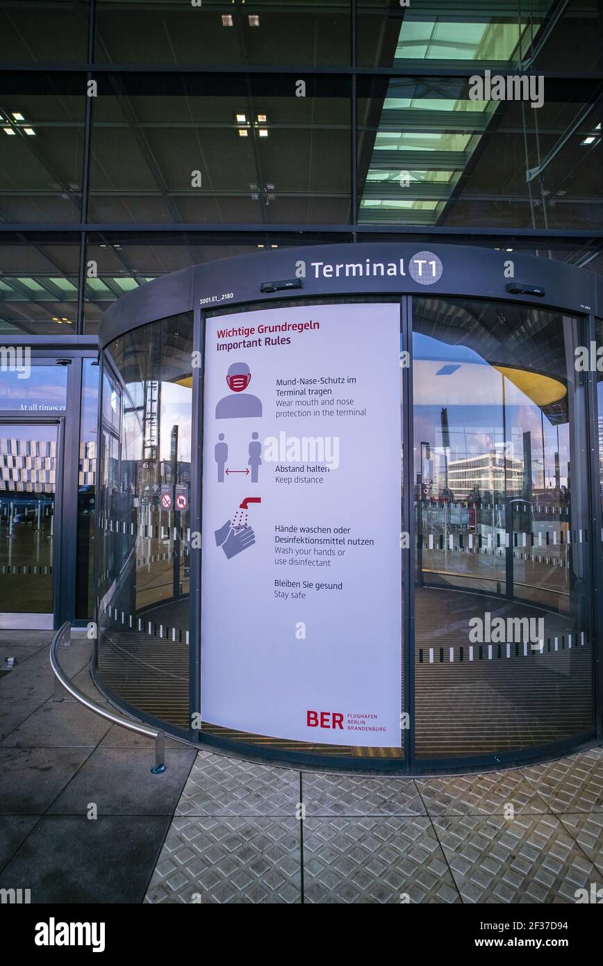 Flughafen Berlin Brandenburg BER in Berlin - STADT BERLIN, DEUTSCHLAND - 11. MÄRZ 2021 Stockfoto