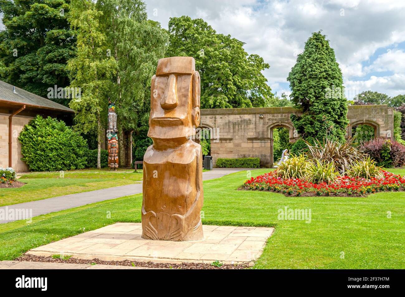 Das 'Marton Moai' im Captain Cook Birthplace Museum in Stewart Park, Marton, Middlesbrough, England Stockfoto