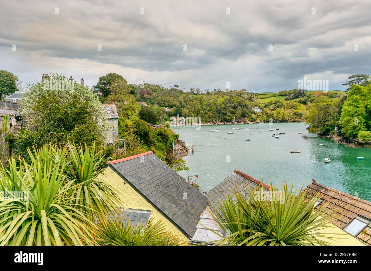 Blick vom Kriegsflotte Creek am Dartmouth Hafen an der River Dart, Devon, England, UK Stockfoto