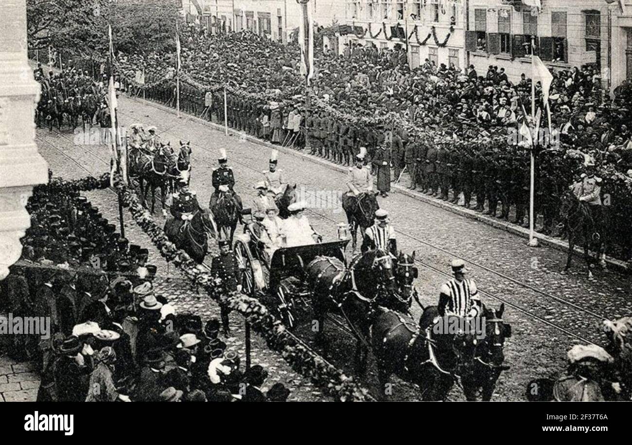 Prinzessin Helen von Serbien in defile nach der Krönung ihres Vaters. Stockfoto
