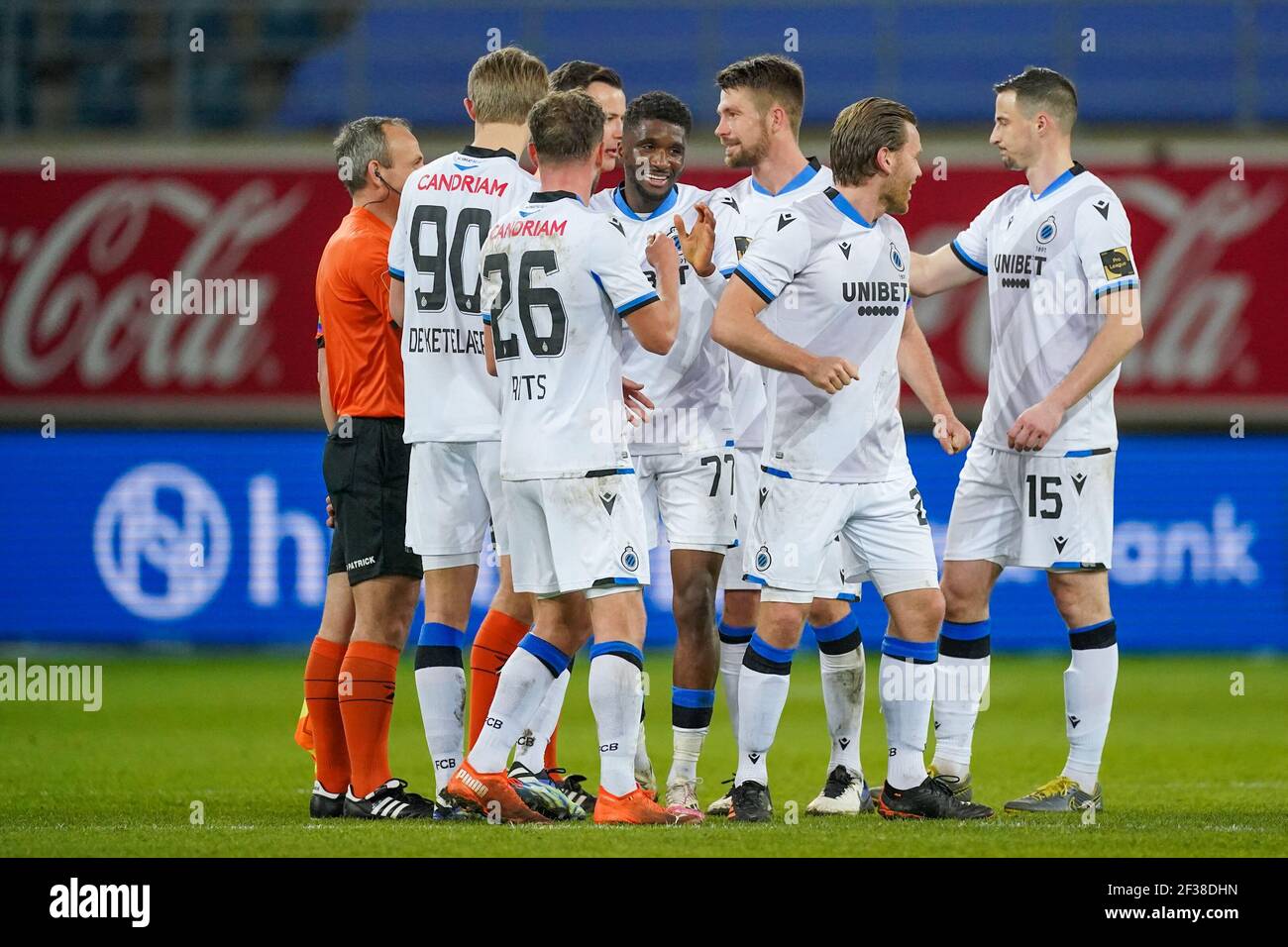 GENT, BELGIEN - MÄRZ 15: Team des Club Brugge feiert den Sieg beim Jupiler Pro League Spiel zwischen KAA Gent und Club Brugge KV in Ghelamco Stockfoto