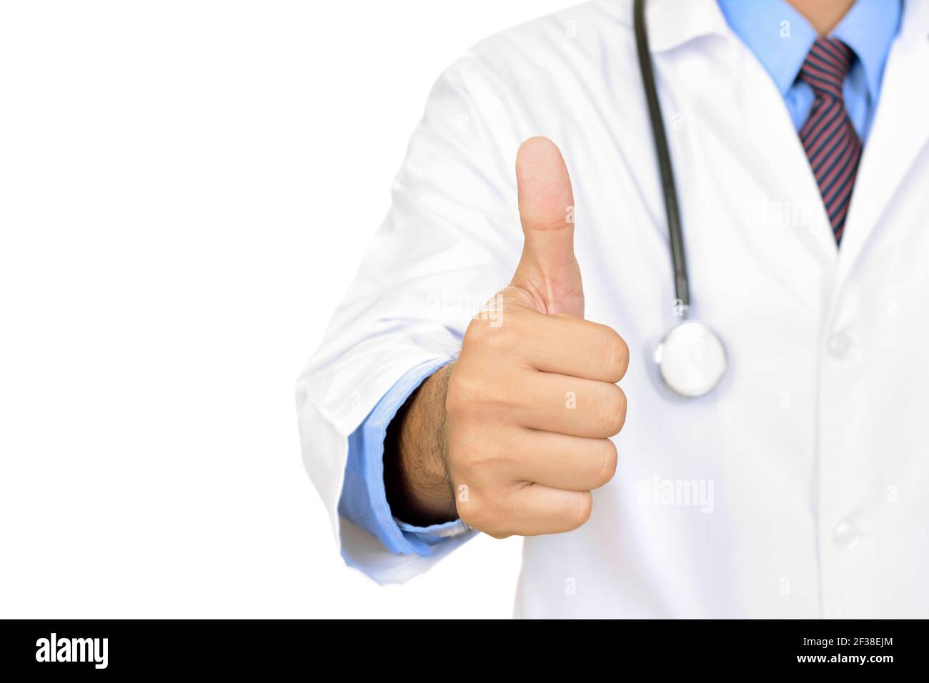 Doktor Hand gibt Daumen nach oben, isoliert auf weißem Hintergrund Stockfoto