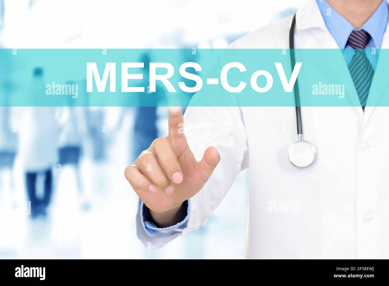 Arzt Hand berührt MERS-CoV Zeichen auf dem virtuellen Bildschirm Stockfoto