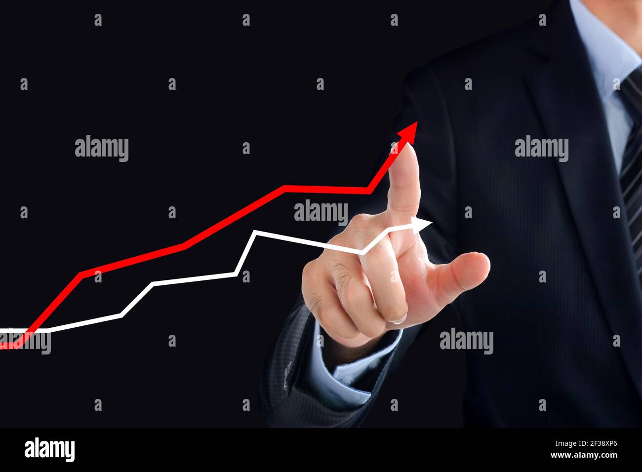 Geschäftsmann Hand berühren steigenden Graphen auf virtuellen Bildschirm - Geschäft, Finanz-und Investment-Erfolg-Konzepte Stockfoto