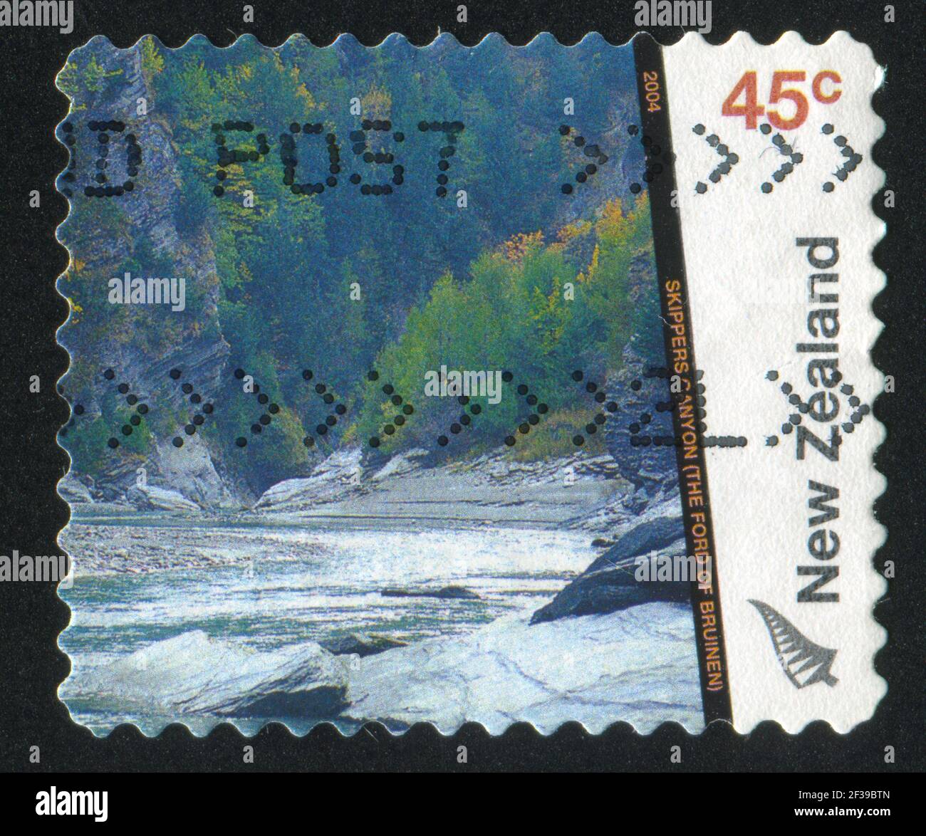 NEUSEELAND - UM 2004: Stempel gedruckt von Neuseeland, zeigt Szene und Schauplätze aus der Herr der Ringe Filmtrilogie, Skippers Canyon (Ford of B Stockfoto
