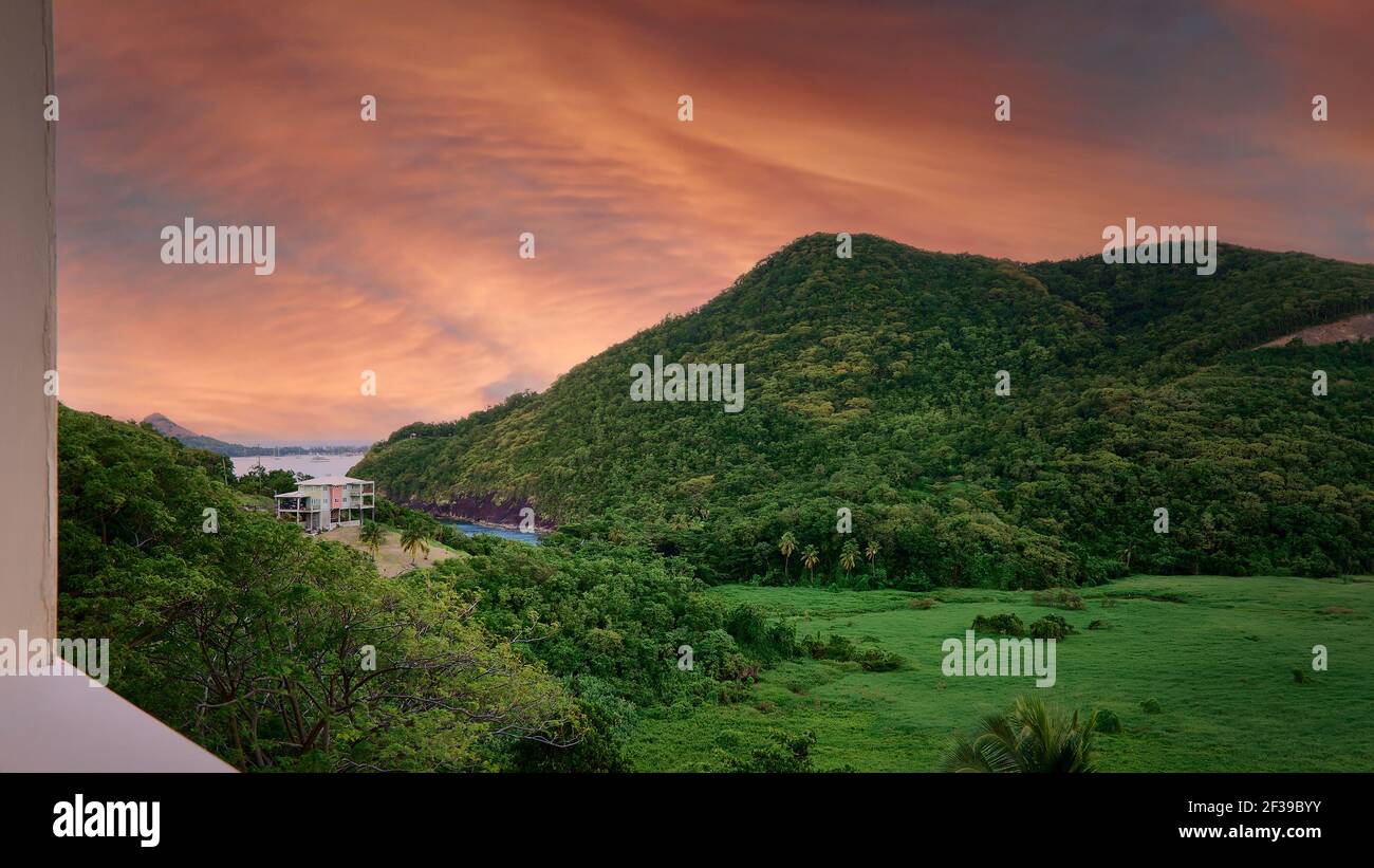Malerische Aussicht auf Rodney Bay und Pigeon Island rom Flamboyant Villa in St. Lucia, Karibik Stockfoto