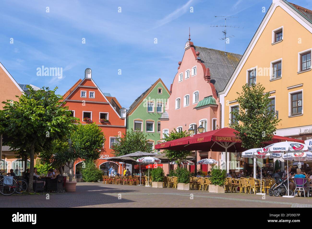 Geographie / Reisen, Deutschland, Bayern, Erding, kleiner Platz, Straßencafé, zusätzliche-Rights-Clearance-Info-not-available Stockfoto