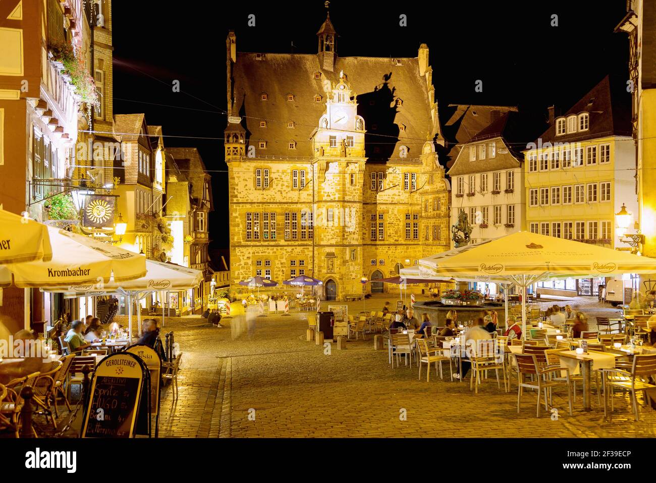 Geographie / Reisen, Deutschland, Hessen, Marburg, Marburg an der Lahn, Marktplatz, Rathaus, Café, Hotel, Additional-Rights-Clearance-Info-Not-Available Stockfoto