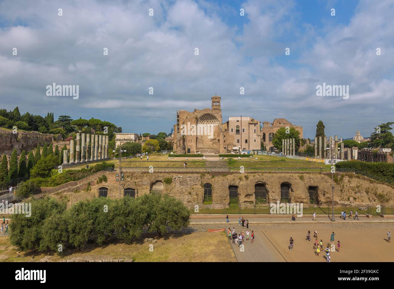 Roma frauen -Fotos und -Bildmaterial in hoher Auflösung – Alamy