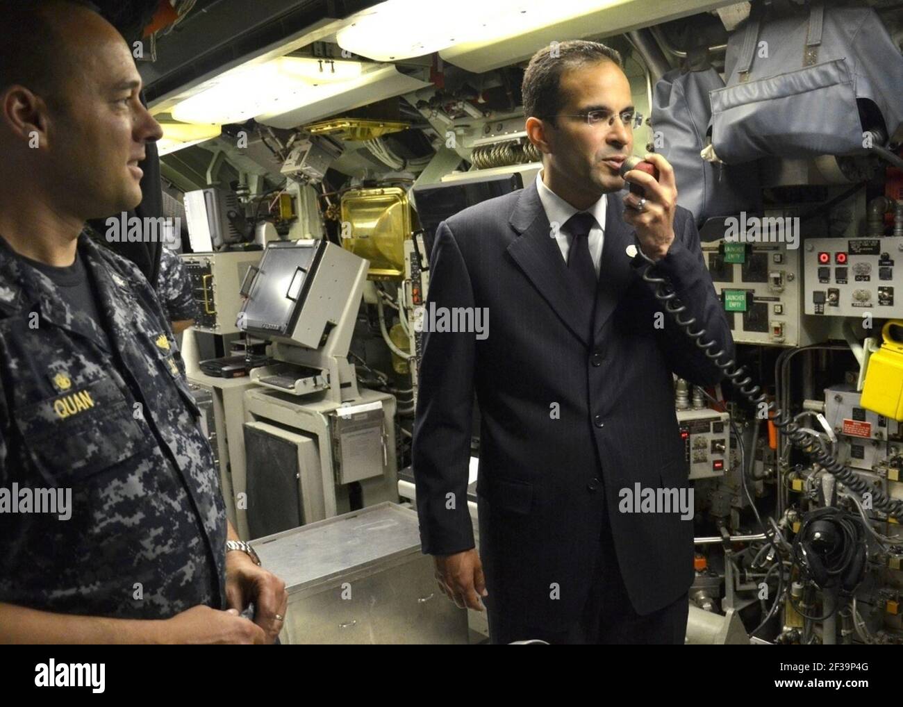 Providence Bürgermeister an Bord der USS Providence 130531 Stockfoto