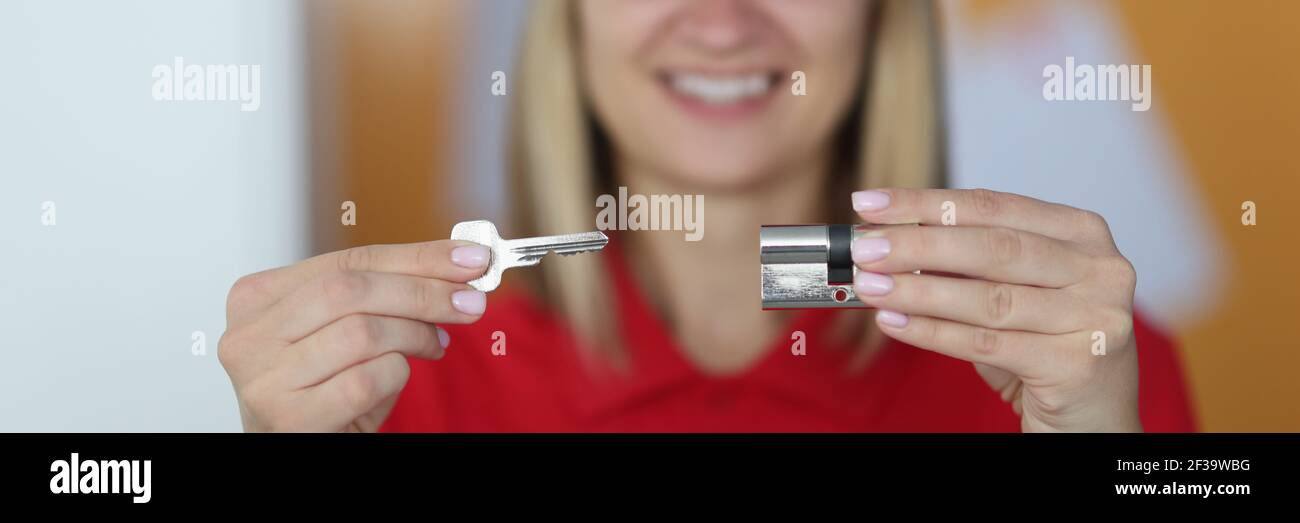 Business und Dienstleistungen für sicheres Öffnen und Austausch von Türschlössern. Stockfoto