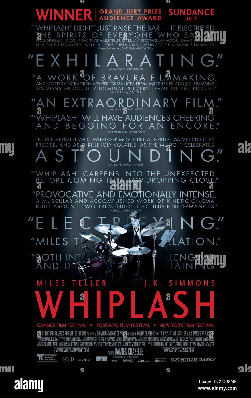 Whiplash (2014) Regie: Damien Chazelle mit Miles Teller, J.K. Simmons und Melissa Benoist. Ein ambitionierter Schlagzeuger an einem renommierten Musikkonservatorium trifft auf einen unorthodoxen Lehrer, der nach Möglichkeiten sucht. Stockfoto