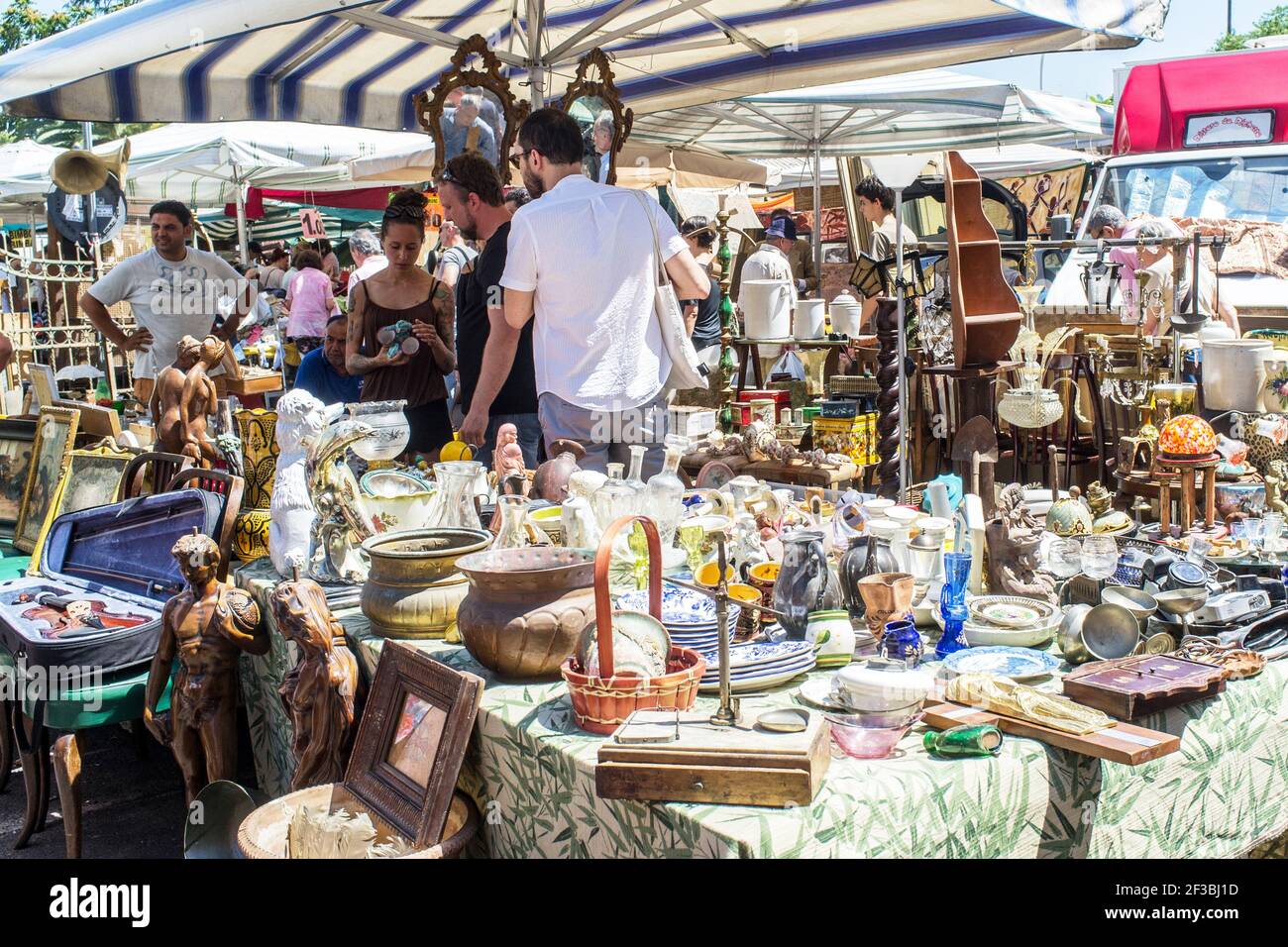 Porta Portese traditioneller Flohmarkt, Rom, Latium, Italien, Europa  Stockfotografie - Alamy