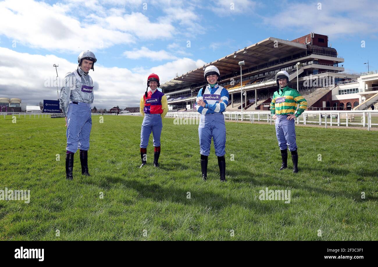 Jockeys Aidan Coleman, Richard Johnson, Bryony Frost und Nico de Boinville (links-rechts) vor dem ersten Tag des Cheltenham Festivals auf der Pferderennbahn Cheltenham. Bilddatum: Dienstag, 16. März 2021. Stockfoto