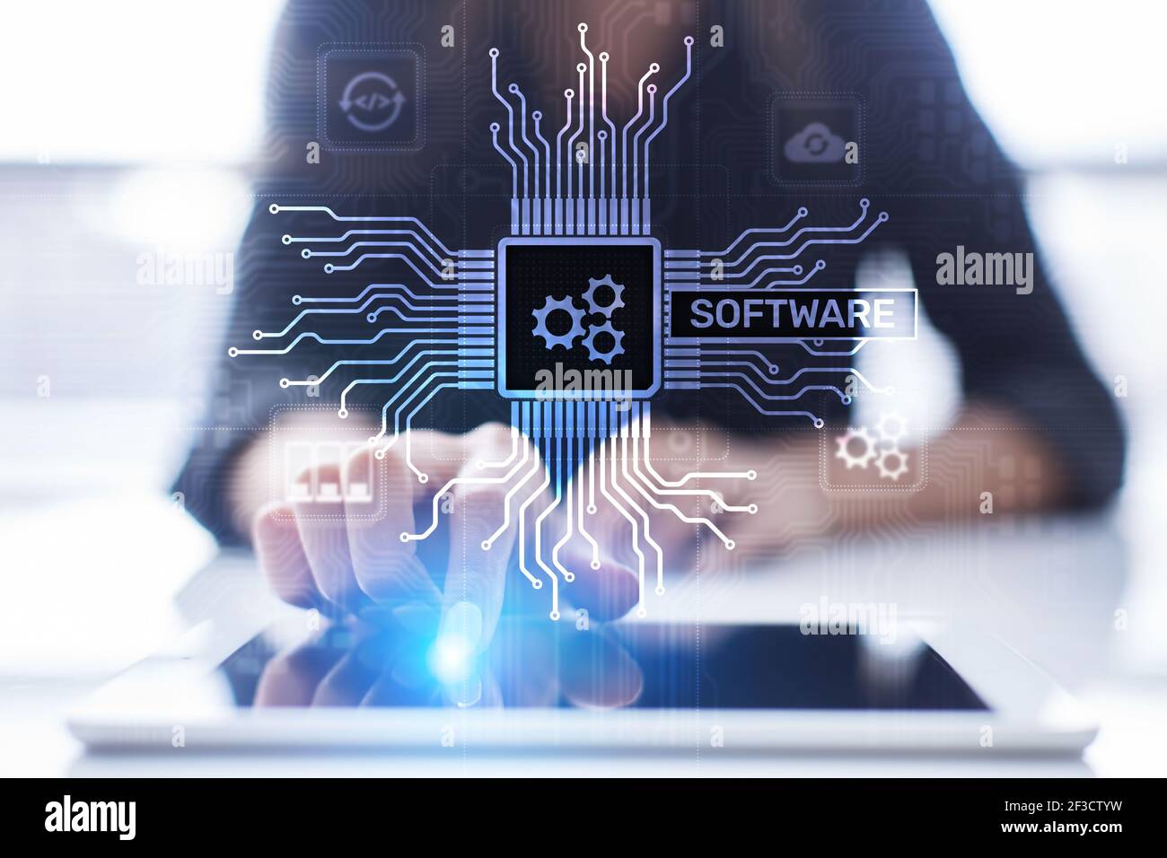 Softwareentwicklung und Geschäftsprozessautomatisierung, Internet- und Technologiekonzept auf virtuellem Bildschirm Stockfoto