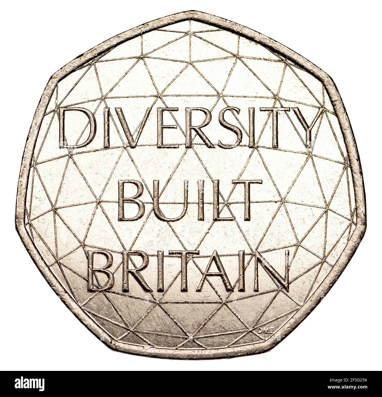 Britische Gedenkmünze 50p (2020) Diversity Built Britain (Dominique Evans, Designer) Stockfoto