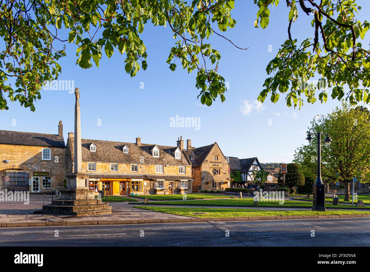 Abendlicht im Cotswold Village of Broadway, Worcestershire UK Stockfoto