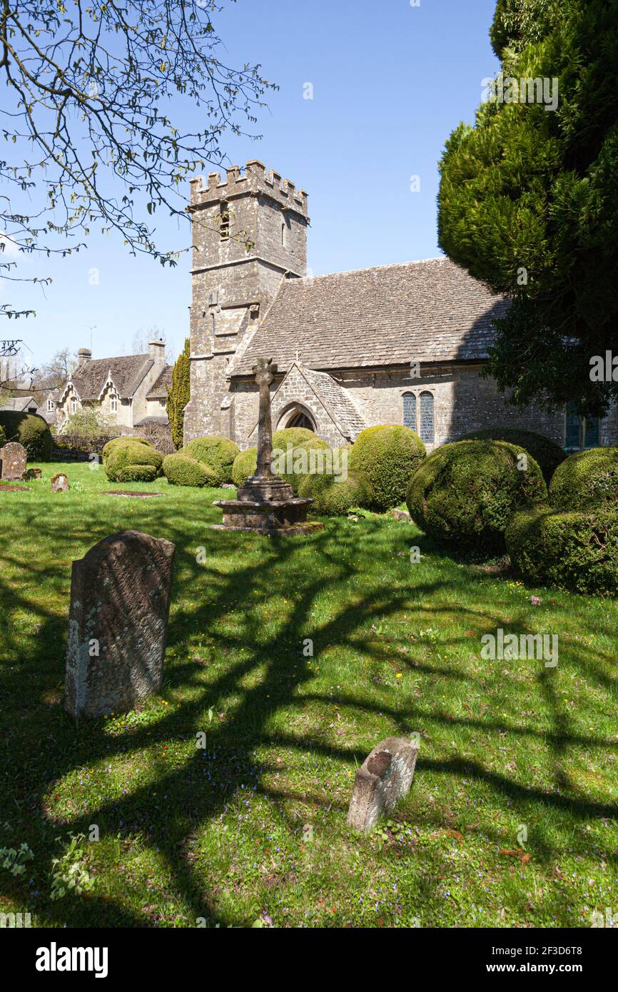 St Marys Kirche im Cotswold Dorf Edgeworth, Gloucestershire Großbritannien Stockfoto