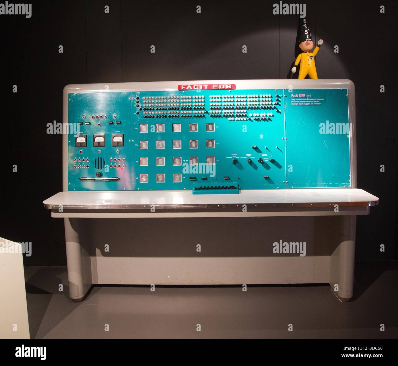 Facit EDB. Frühe Mainframe-Computer aus den Branchen von Åtvidaberg. Der erste in Serie produzierte Computer in Schweden wird im Data Museum AUSGESTELLT IT-ceum ist Schwedens einziges Museum für computerbezogene Geschichte. Stockfoto Facit EDB. Frühe Mainframe-Computer aus den Branchen von Åtvidaberg. Der erste in Serie produzierte Computer in Schweden wird im Data Museum AUSGESTELLT IT-ceum ist Schwedens einziges Museum für computerbezogene Geschichte. Stockfoto