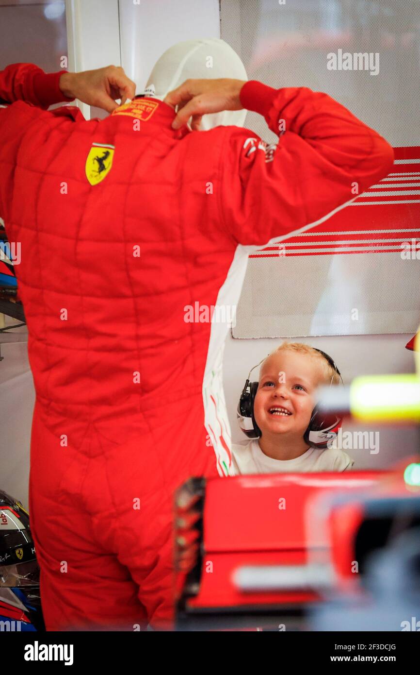 RÄIKKÖNEN Kimi (FIN), Scuderia Ferrari SF71H, mit seinem Sohn Robin während der Formel-1-Weltmeisterschaft 2018, großer Preis von Ungarn vom 26. Bis 29. Juli, Hungaroring, Budapest - Foto Florent Gooden / DPPI Stockfoto