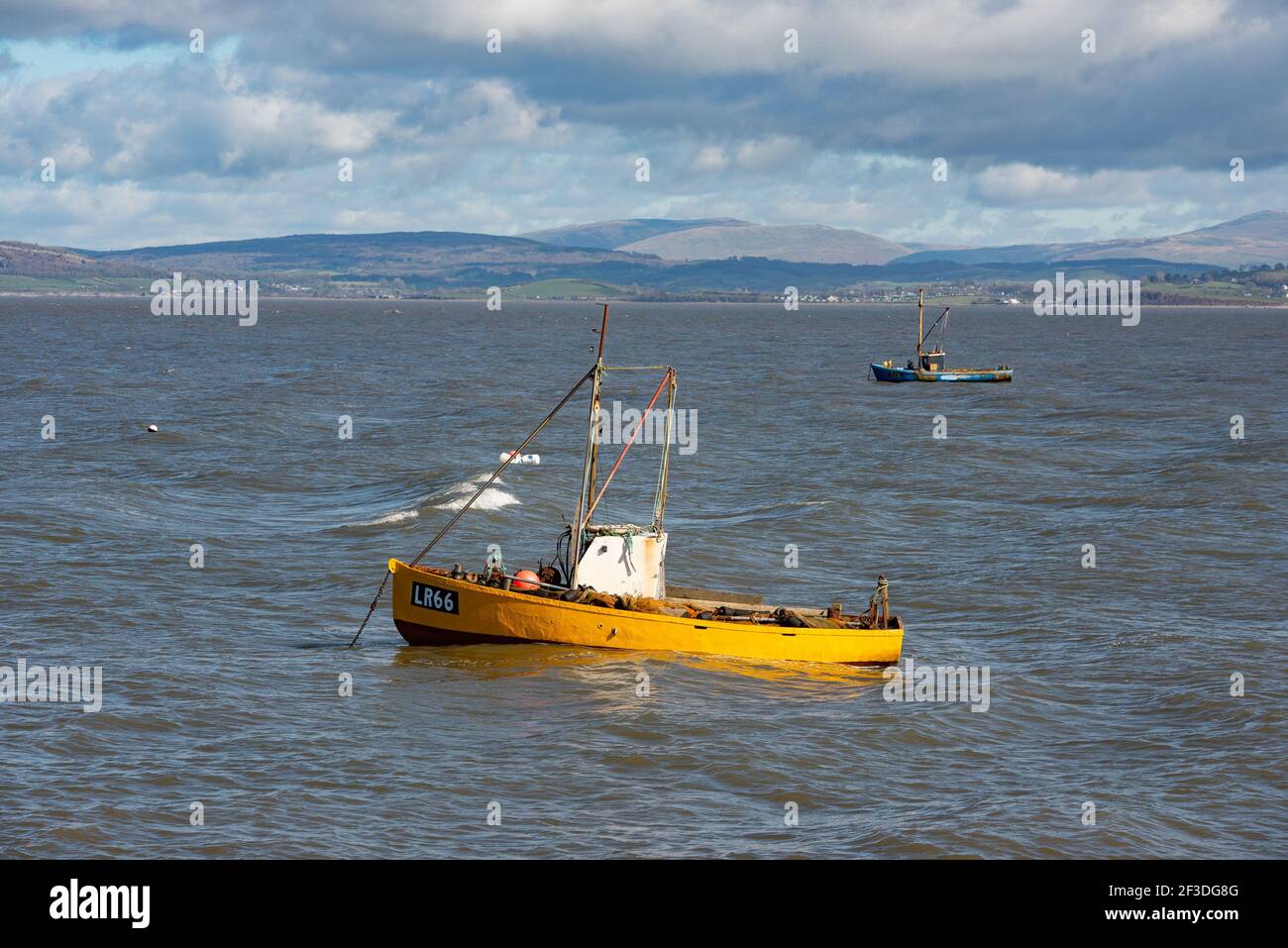Morecambe, Lancashire, Großbritannien. März 2021, 16th. Ein sonniger Tag in Morecambe, Lancashire. Kredit: John Eveson/Alamy Live Nachrichten Stockfoto