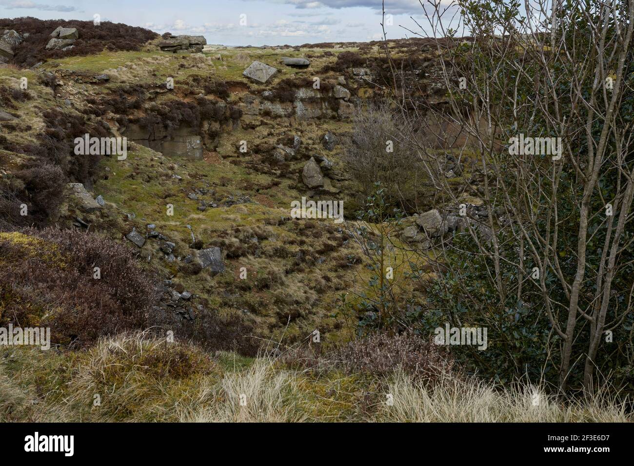 Ein verwahrlossener und verlassene Steinbruch, der aus einem vergangenen Industriezeitalter zurückgelassen wurde Stockfoto