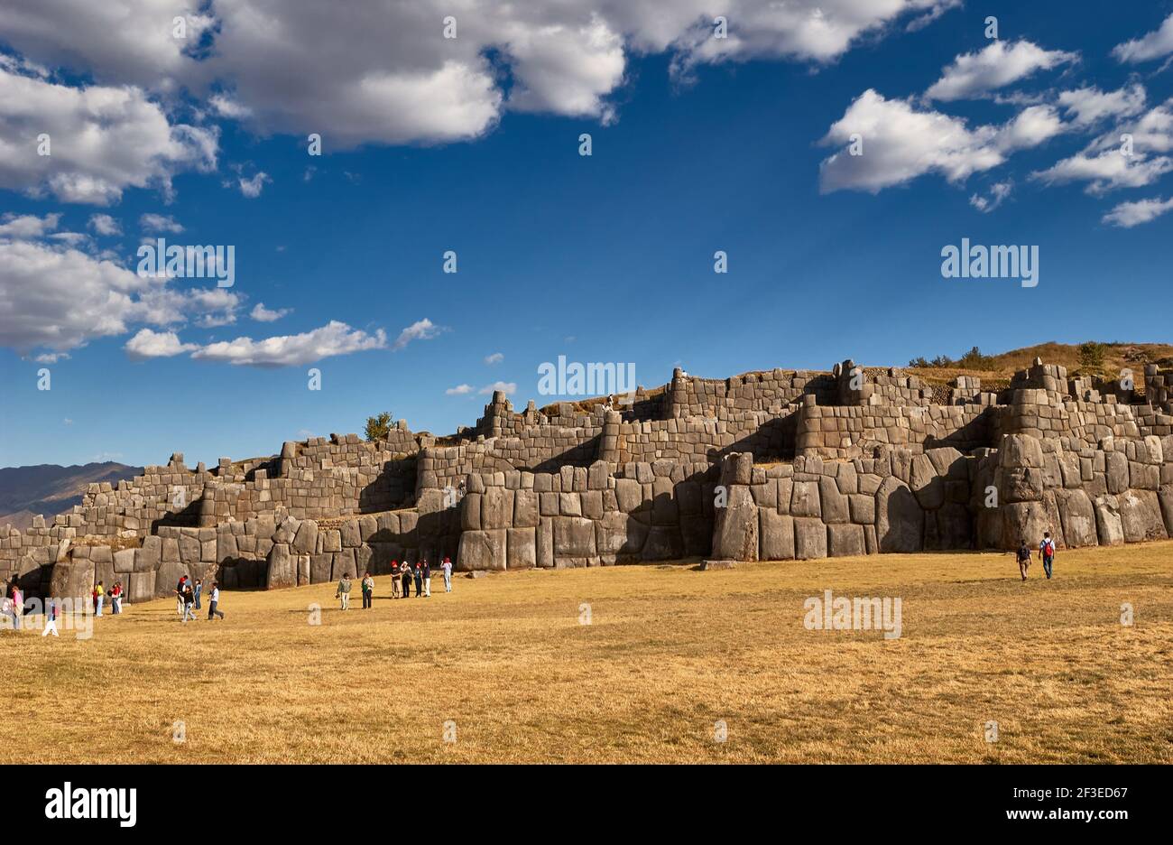 Riesige Mauern der Inka-Festung Saqsayhuaman, in der Nähe von Cusco, Peru, Südamerika Stockfoto