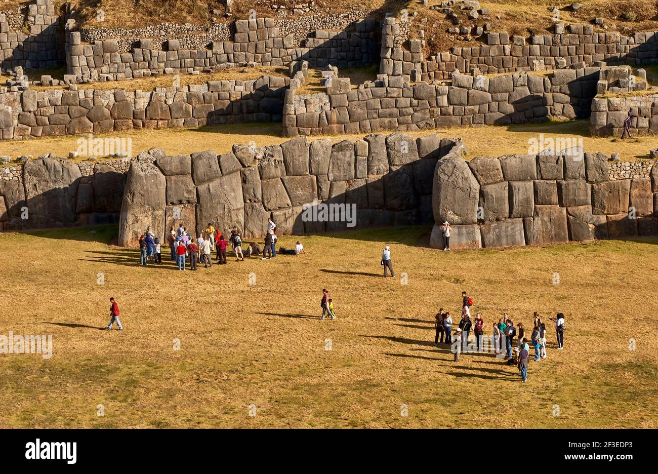 Riesige Mauern der Inka-Festung Saqsayhuaman, in der Nähe von Cusco, Peru, Südamerika Stockfoto