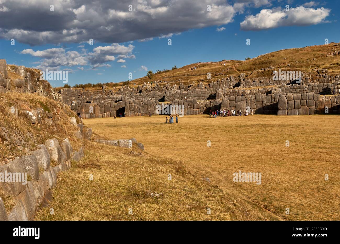 Riesige Mauern der Inka-Festung Saqsayhuaman, in der Nähe von Cusco, Peru, Südamerika Stockfoto