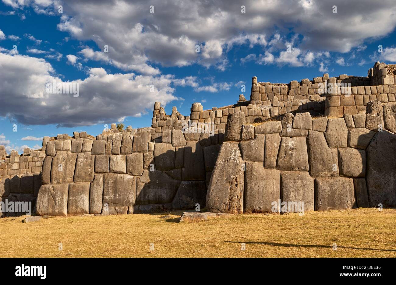 Riesige Mauern der Inka-Festung Saqsayhuaman, in der Nähe von Cusco, Peru, Südamerika Stockfoto