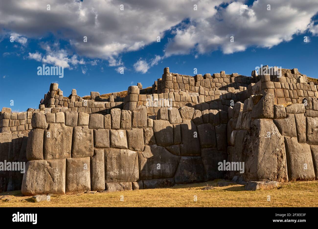 Riesige Mauern der Inka-Festung Saqsayhuaman, in der Nähe von Cusco, Peru, Südamerika Stockfoto