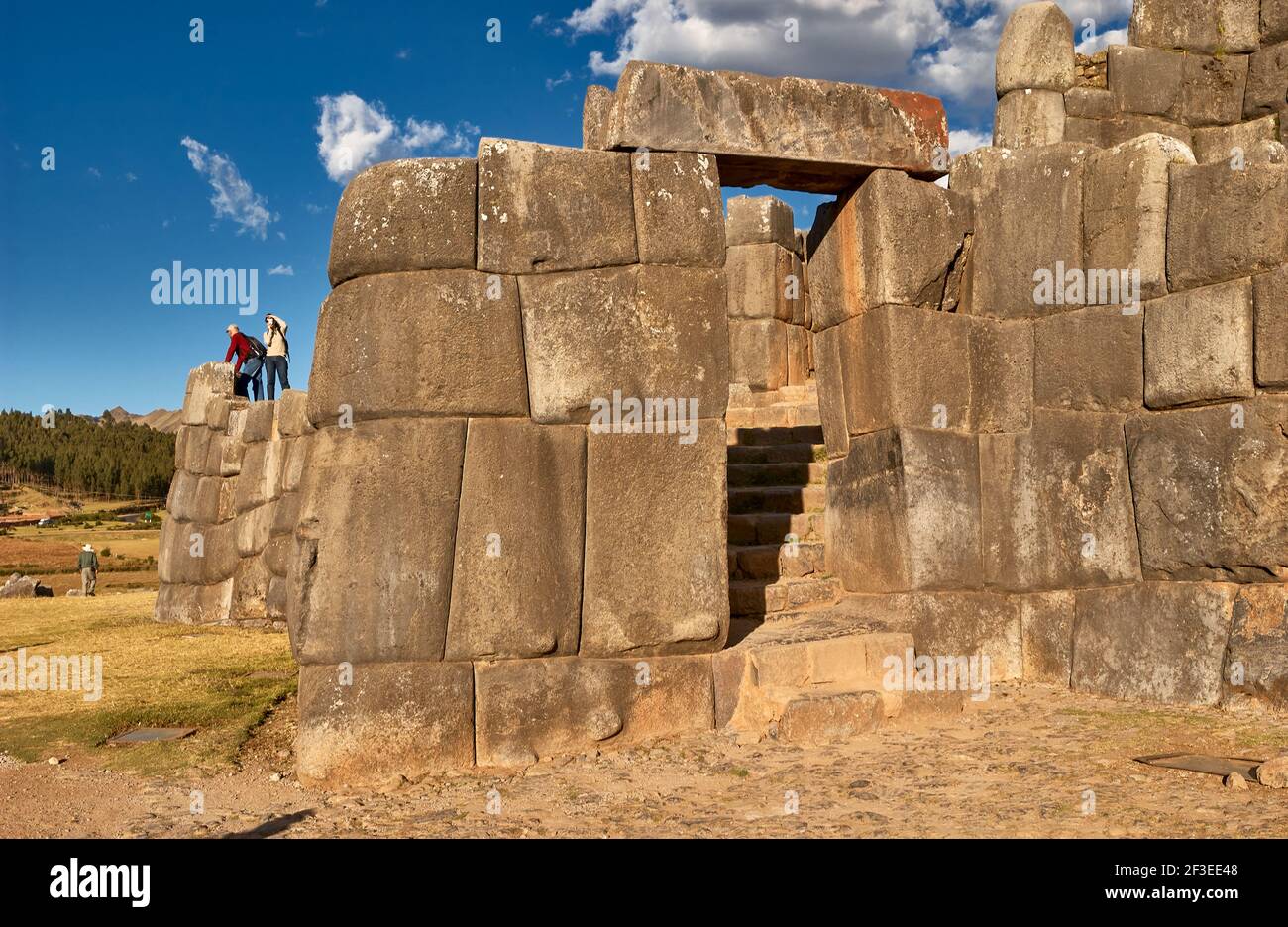 Riesige Mauern der Inka-Festung Saqsayhuaman, in der Nähe von Cusco, Peru, Südamerika Stockfoto