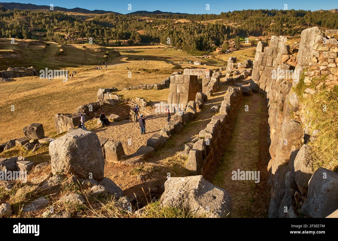 Riesige Mauern der Inka-Festung Saqsayhuaman, in der Nähe von Cusco, Peru, Südamerika Stockfoto