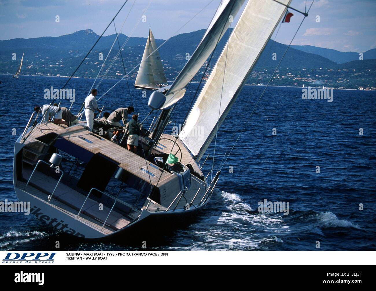 SEGELN - MAXI-BOOT - 1998 - FOTO: FRANCO PACE / DPPI TIKETITAN - WALLY-BOOT Stockfoto