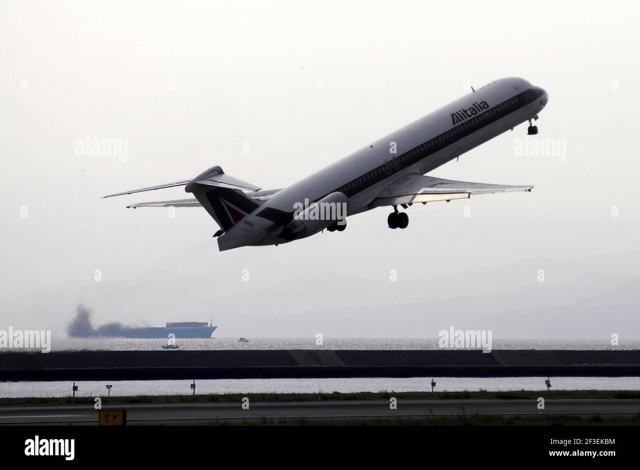 15-03-2021 - Generic Airplanes - i-DAVG - Alitalia - McDonnell Douglas MD-80. Seriennummer 49220, Typ MD-82. Erstflug am 15,10.1996, geliefert t Stockfoto