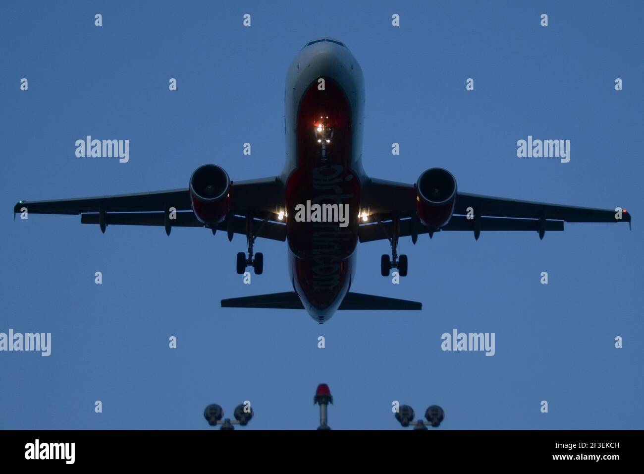 15-03-2021 - Generic Airplanes - HB-IOP - Belair - Airbus A320. Seriennummer 4187, Typ 320-214. Erstflug am 1,02.2010, geliefert nach Belair am 12 Stockfoto