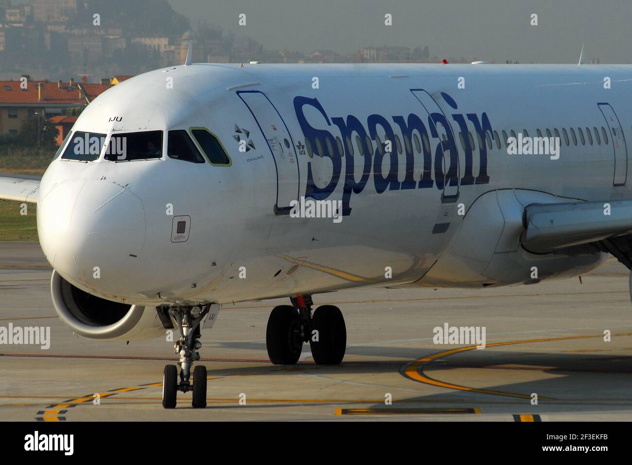 15-03-2021 - Generic Airplanes - EC-IJU - Spanair - Airbus A321. Seriennummer 1843, Typ 321-231. Erstflug am 17,10.2002, geliefert nach Spanair on Stockfoto
