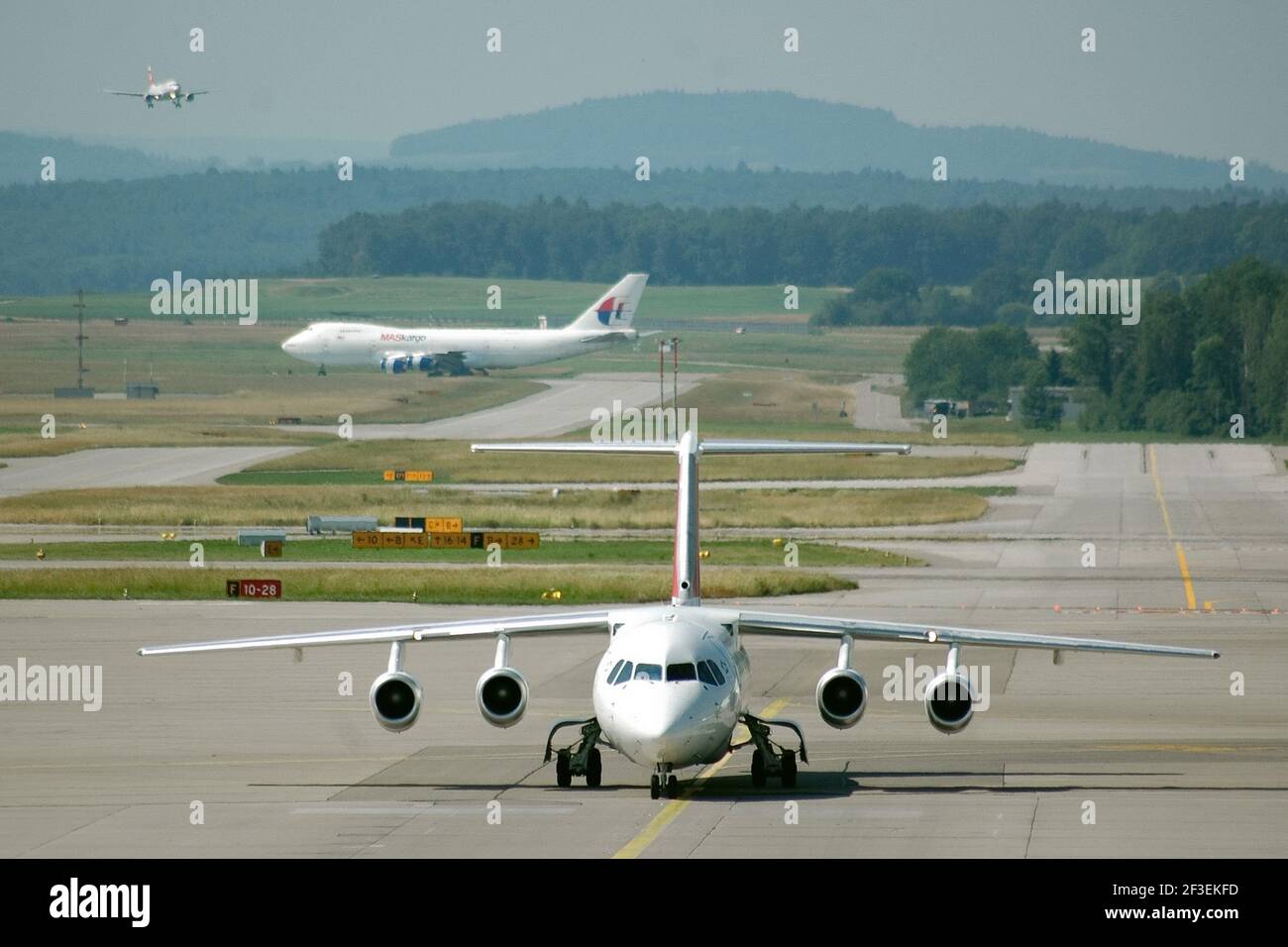 15-03-2021 - Generic Airplanes - HB-IXS - HB-IXS - Swiss European Airlines - BAE 146 - Avro RJ. Seriennummer BAE Avro RJ100, Typ 3280. Erster Flug Stockfoto