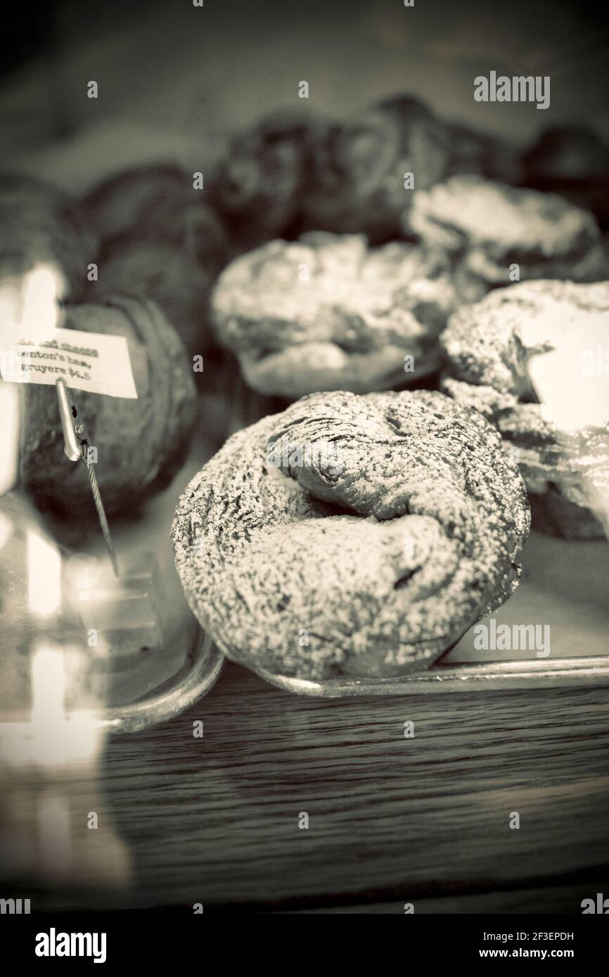 Handwerkliche Bäckerei mit Boulted Bread in Raleigh, North Carolina. Gegründet im August 2014 von Joshua Bellamy, Sam Kirkpatrick und Fulton Forde. Stockfoto