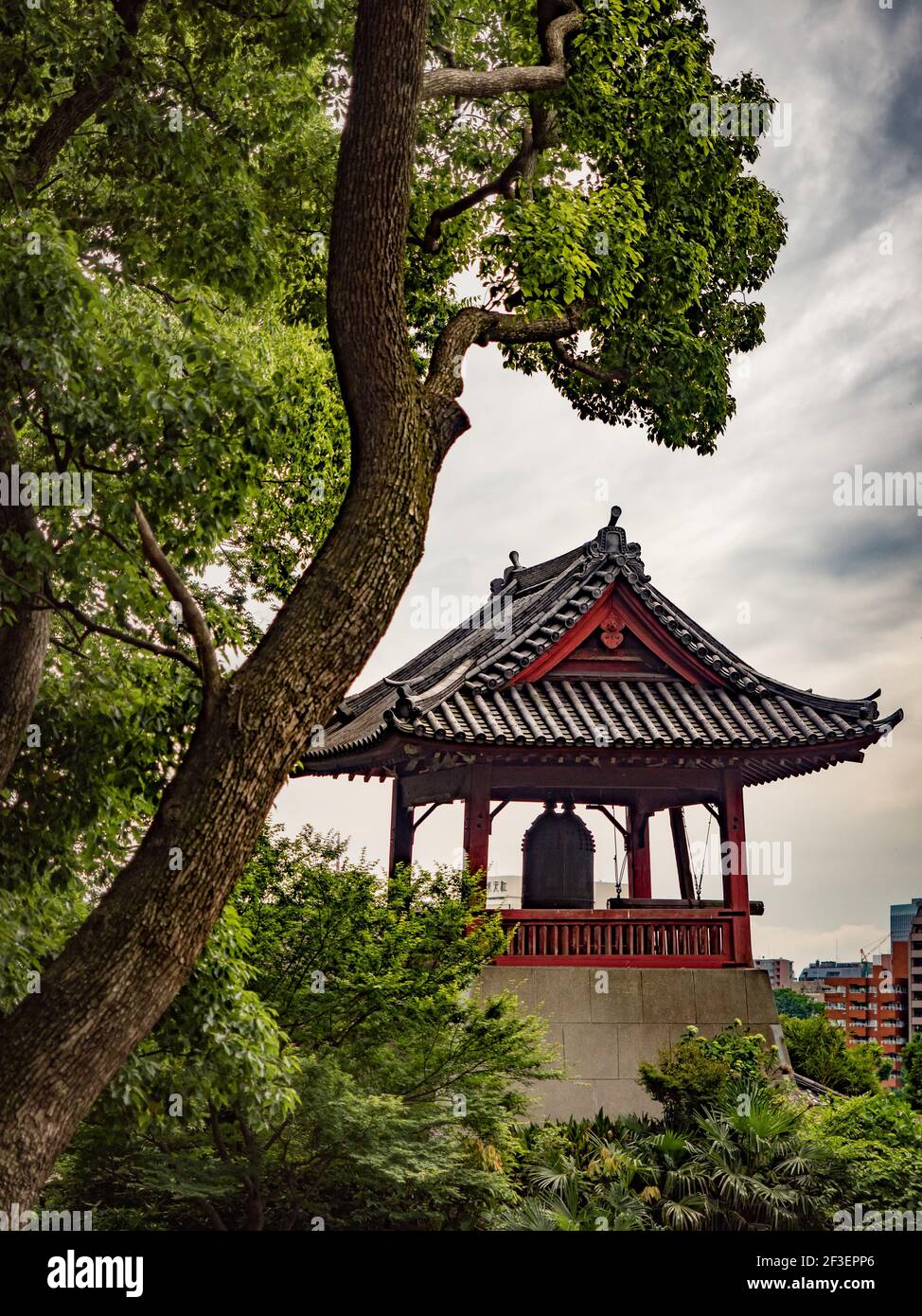 Der Toeizan Kaneiji Tempel Tokinokane in der Nähe von Ueno Daibutsu, Taito-Ku, Tokio Stockfoto