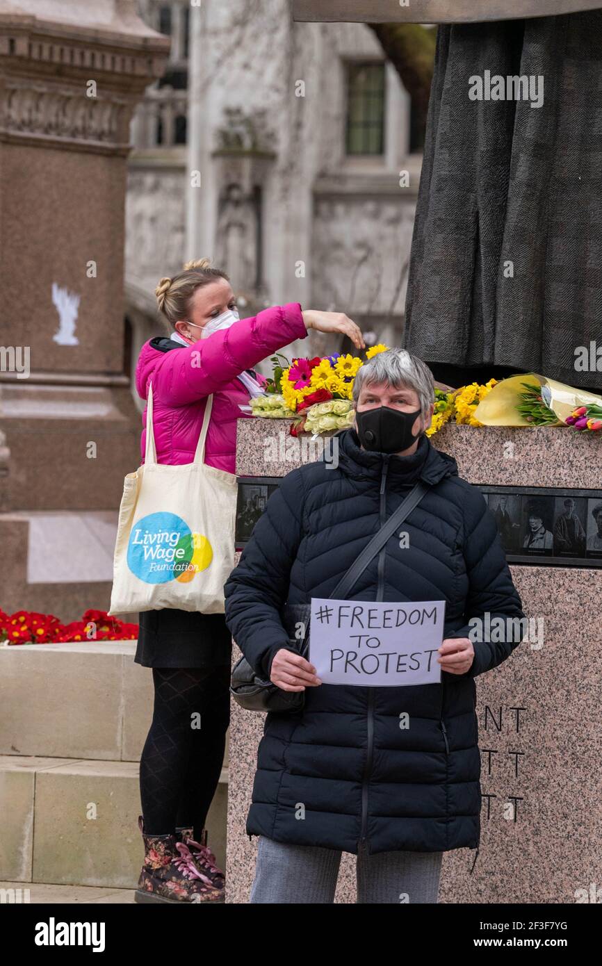 London, Großbritannien. März 2021, 16th. Kleine Proteste gegen den Gesetzentwurf von Polizei, Verbrechen, Verurteilung und Gerichten vor dem Unterhaus Kredit: Ian Davidson/Alamy Live News Stockfoto