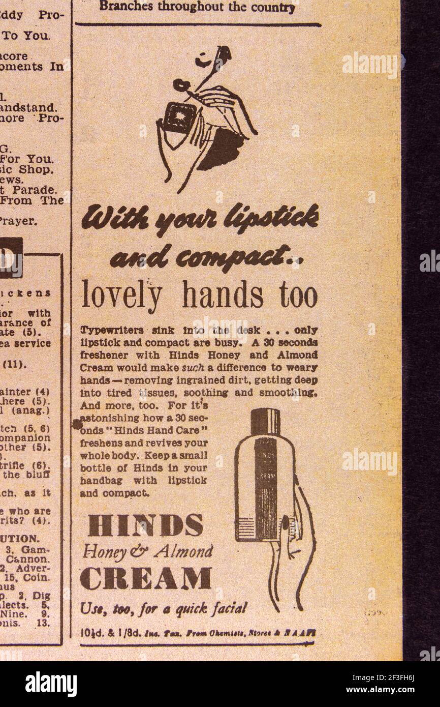 Anzeige für Hinds Honey & Almond Cream in der Tageszeitung Daily Sketch (Replik) vom 8. Mai 1945 zum VE Day. Stockfoto
