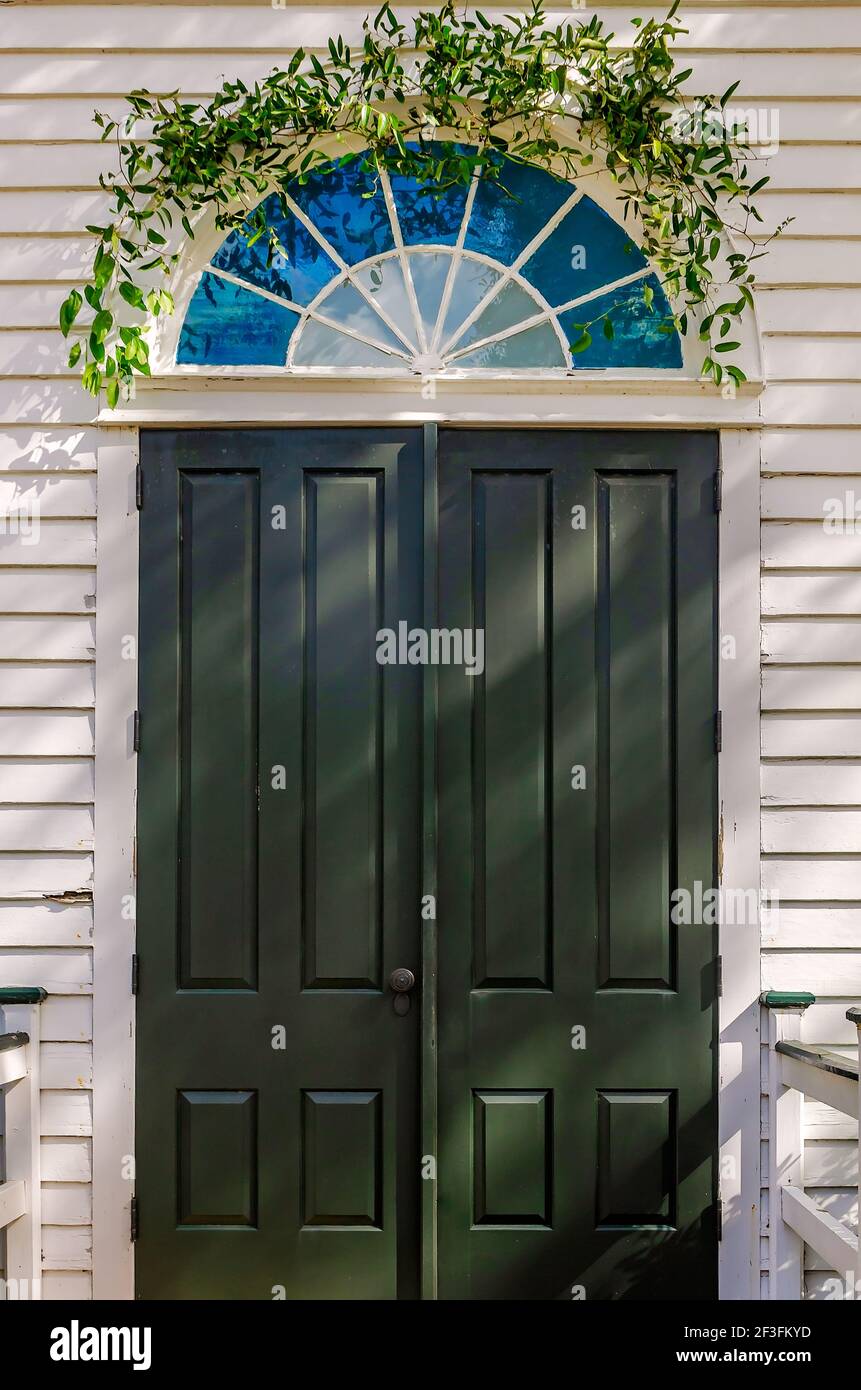 Die Tür der Sodality Chapel ist im Spring Hill College, 14. März 2021, in Mobile, Alabama, abgebildet. Stockfoto