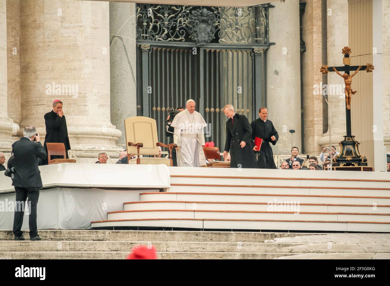 Vatikanstadt, Vatikan. Februar 3, 2016. Generalaudienz von Papst Franziskus, Jorge Bergoglio, auf dem Petersplatz. Stockfoto