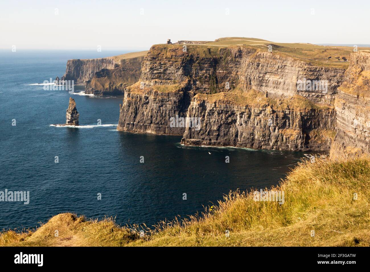 Cliffs of Moher, County Clare, Irland. Stadt Doolin, in der Grafschaft Clare der Republik Irland. Stockfoto