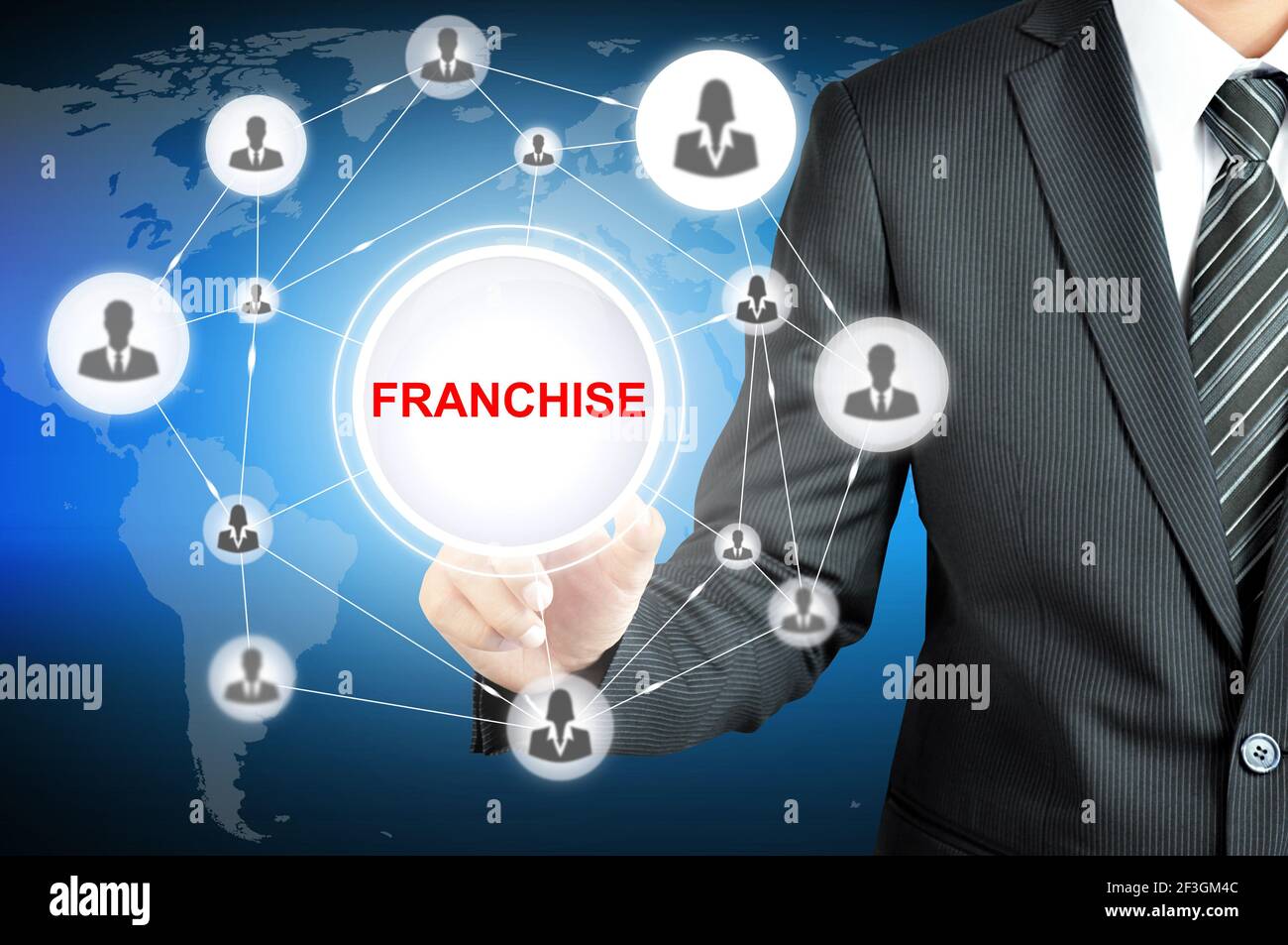 Geschäftsmann Hand berühren FRANCHISE-Zeichen mit Geschäftsleuten Symbol Netzwerk auf Virtueller Bildschirm Stockfoto