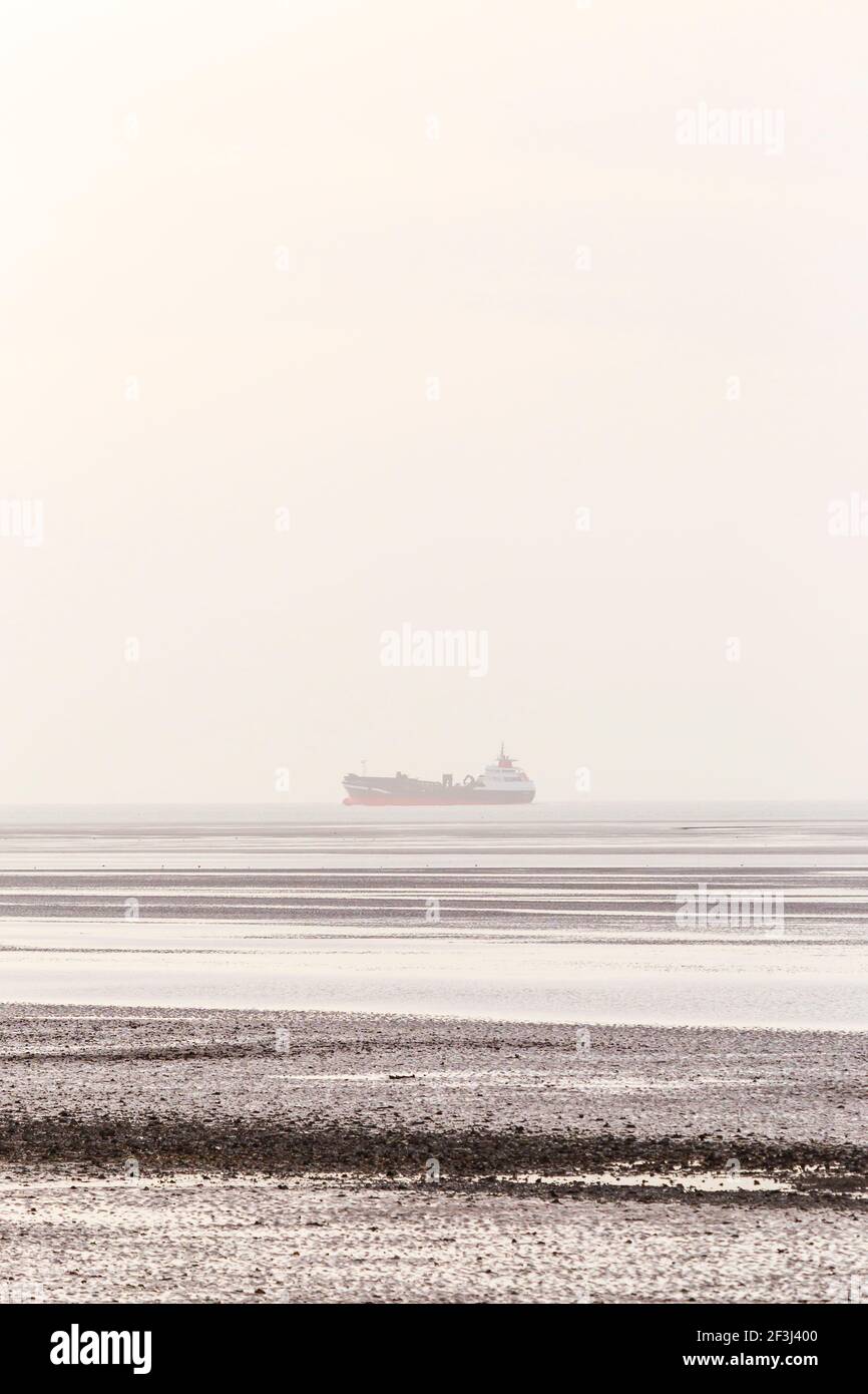 Schifffahrt auf der Themse - 'Spauwer' ein niederländischer Einlaender Hopper Bagger Segeln Sie von der Themse Mündung zu einem Baggergebiet In der Nordsee Stockfoto