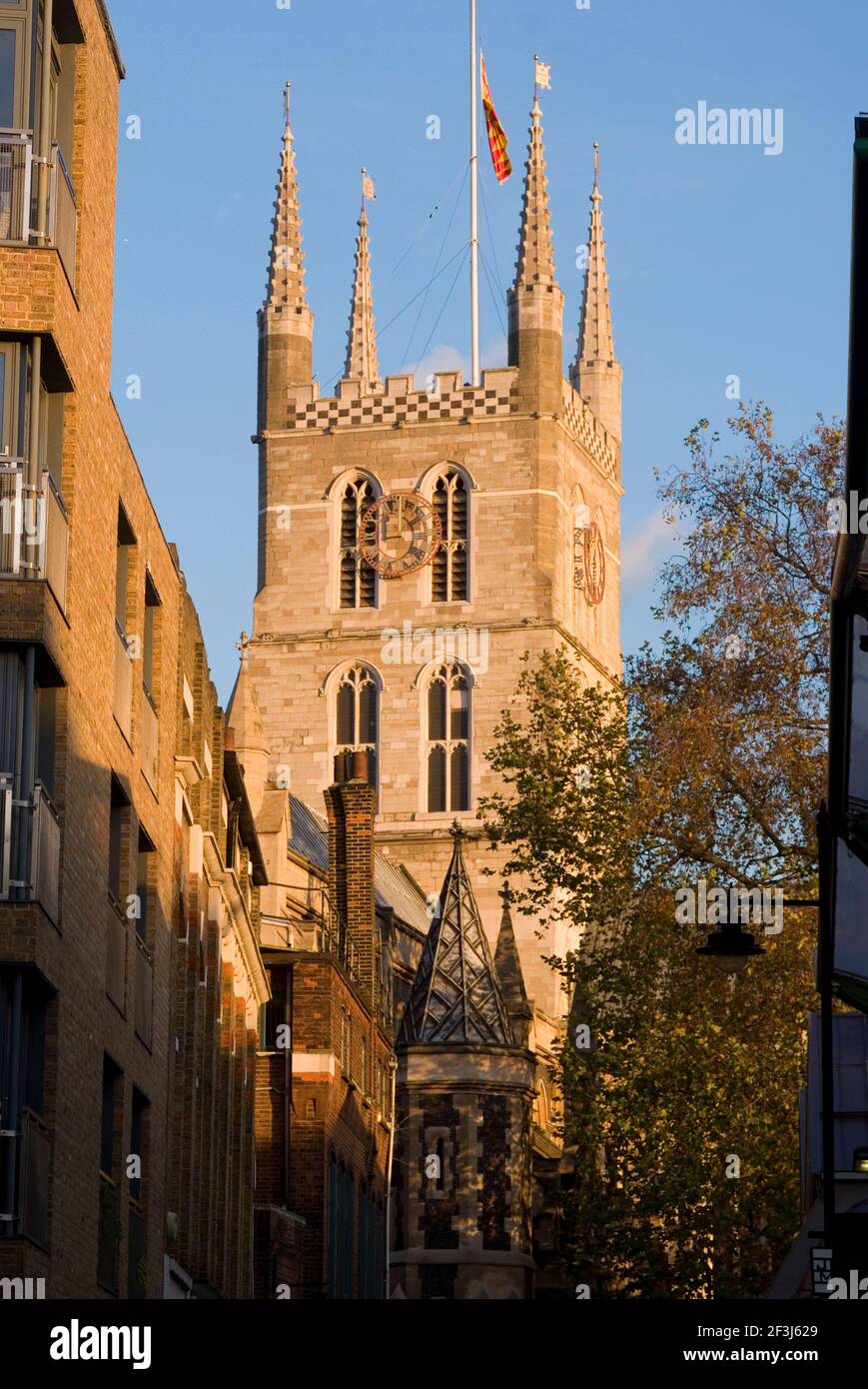 Southwark Cathedral oder The Collegiate Church of St Saviour and St Mary Overie, London, SE1, England Stockfoto