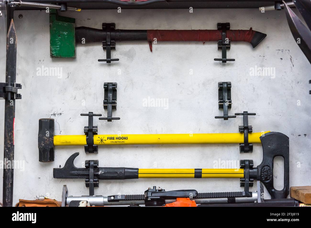 Feuerwehrgeräte zur Bekämpfung von Bürstenbränden Stockfoto